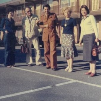Slijeva nadesno: dr. Svjetlana Fajfer, dr. Zdravko Stipčević, dr. Ivan Negovetić, dr. Gordana Knežević i dr. Azra Hujdur na kraćem studijskom boravku u SAD u junu 1977. god.
